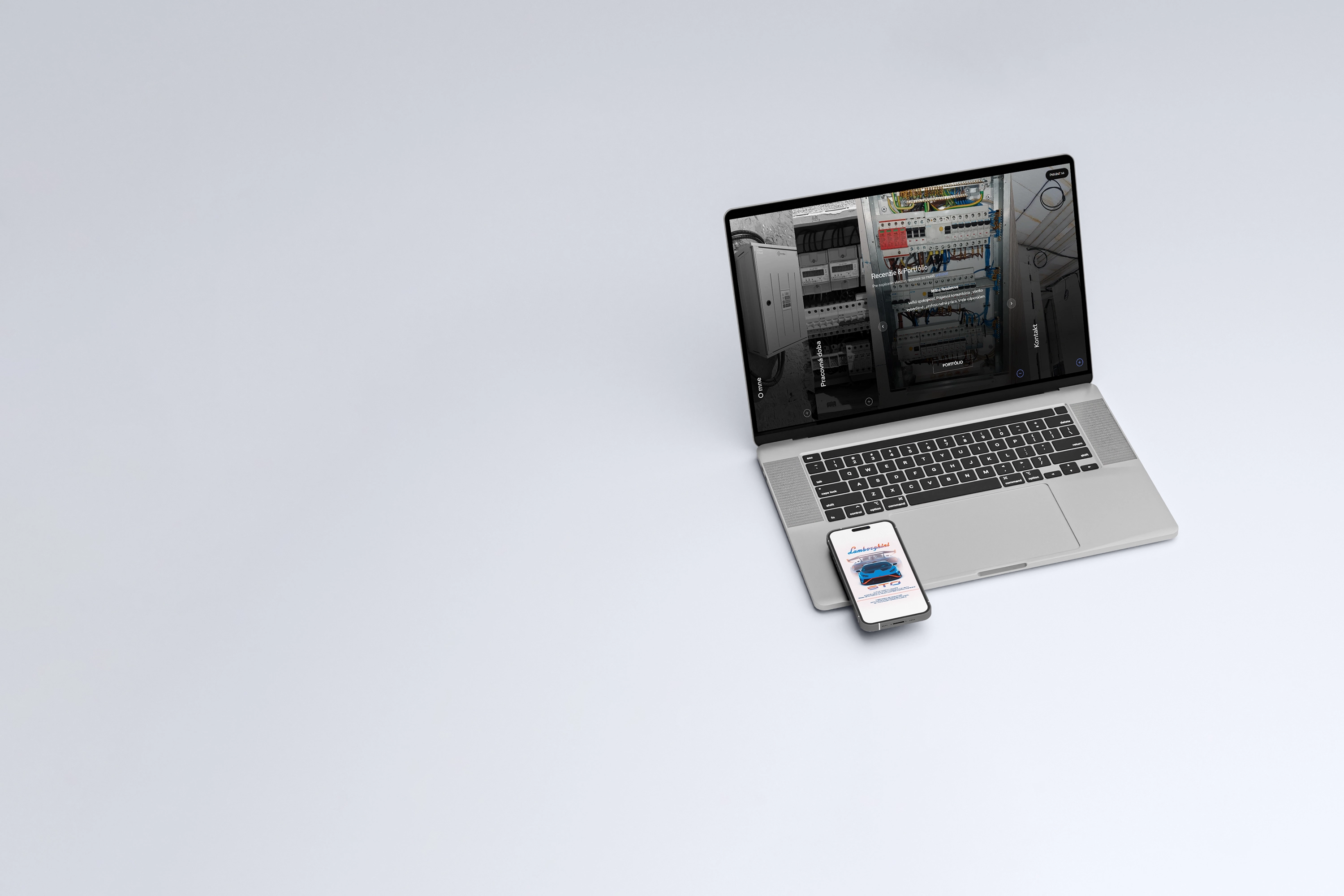 Moderný notebook s ukážkou webdizajnu a kódu